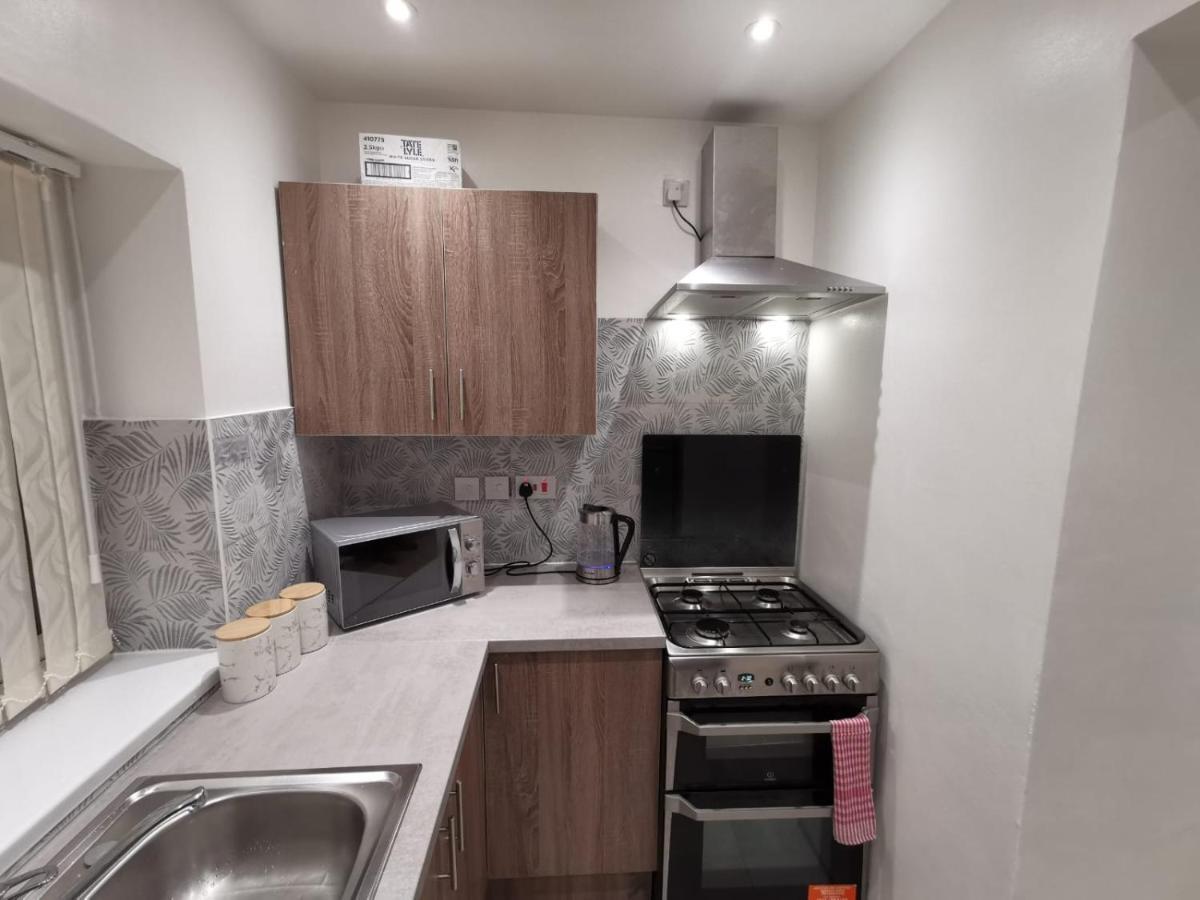 Three Bedroom Modern Apartment By Luton Airport And Luton Station Dış mekan fotoğraf